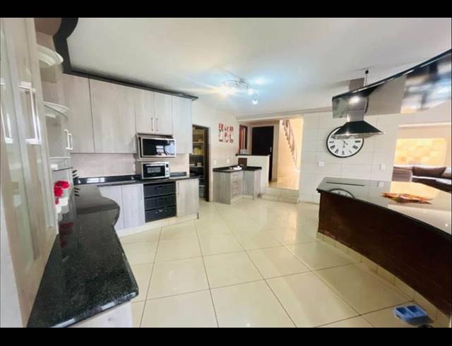 5 BEDROOM HOUSE FOR SALE IN MEYERSDAL